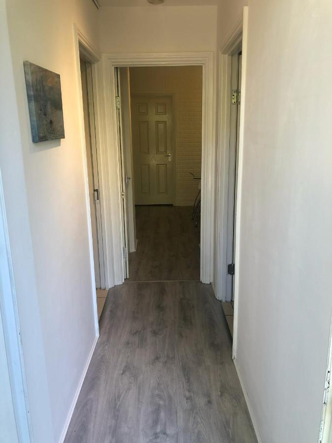 Double With Private Bathroom In A 2-bedrooms House * Londra